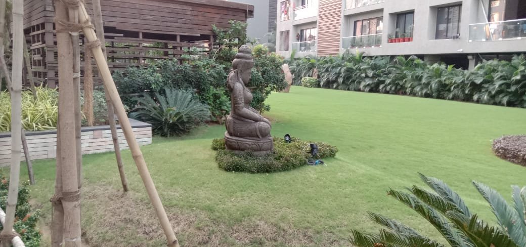 Ornamental topiary
